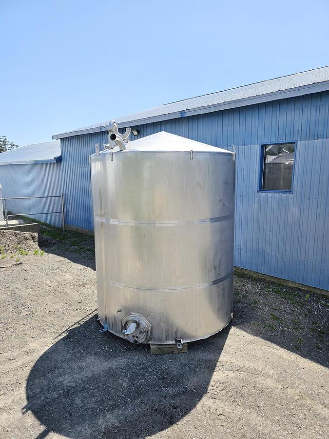 Used Used 5000 Gallon Tank, Stainless Steel