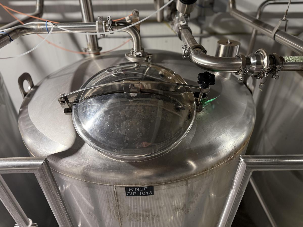 Used Used 1000 Gallon Tank, 316L Stainless Steel