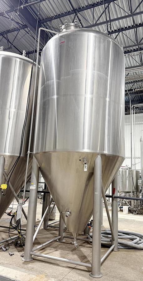 Used Used 4000 Gallon Jacketed Tank, 304 Stainless Steel