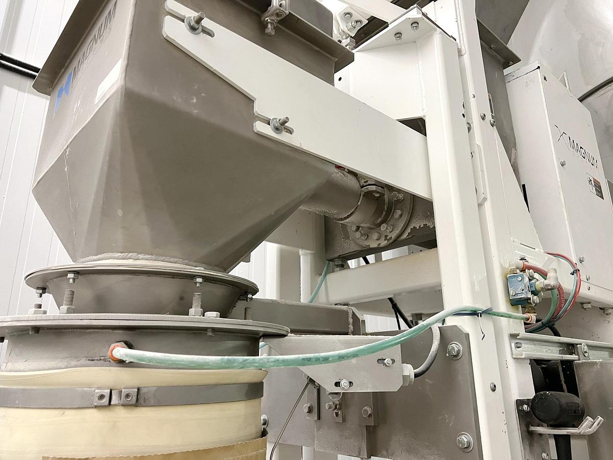 Used Used Magnum Systems APO Open Mouth 20 KG Bagger