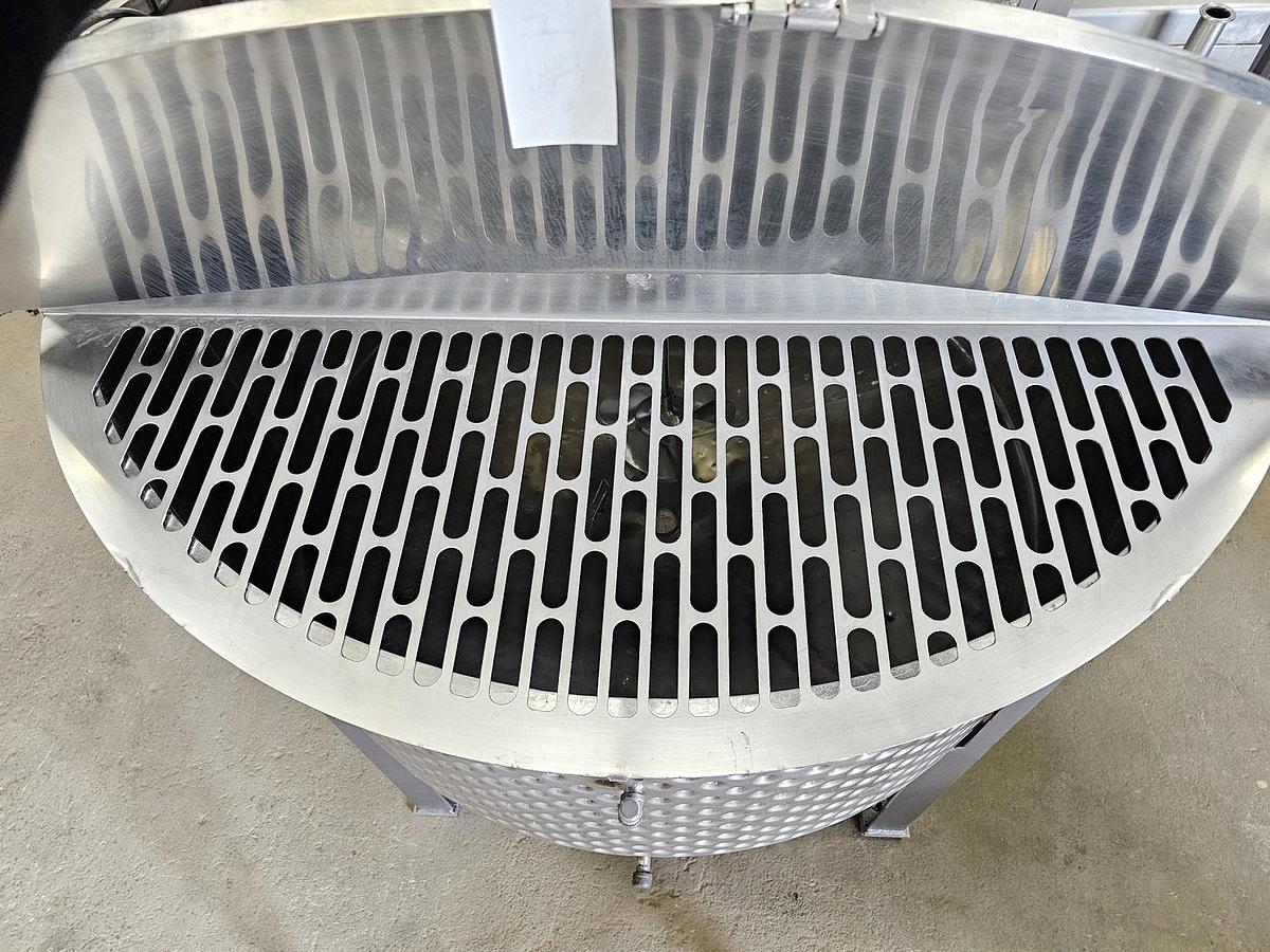 Used Used 630 Gallon Jacketed Tank, 304 Stainless Steel, With Mixer