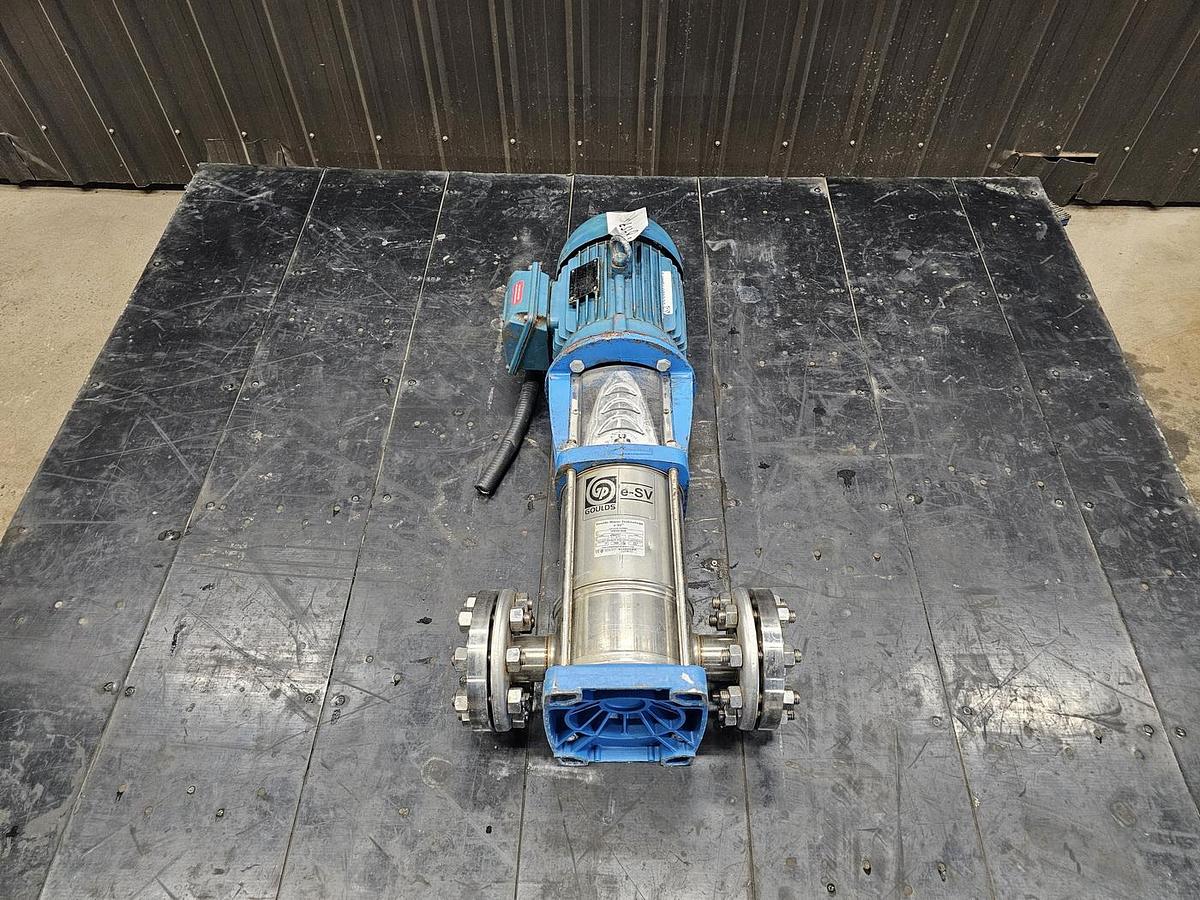 Used Used Goulds Centrifugal Inline Pump, 2'' x 2'', 5 HP