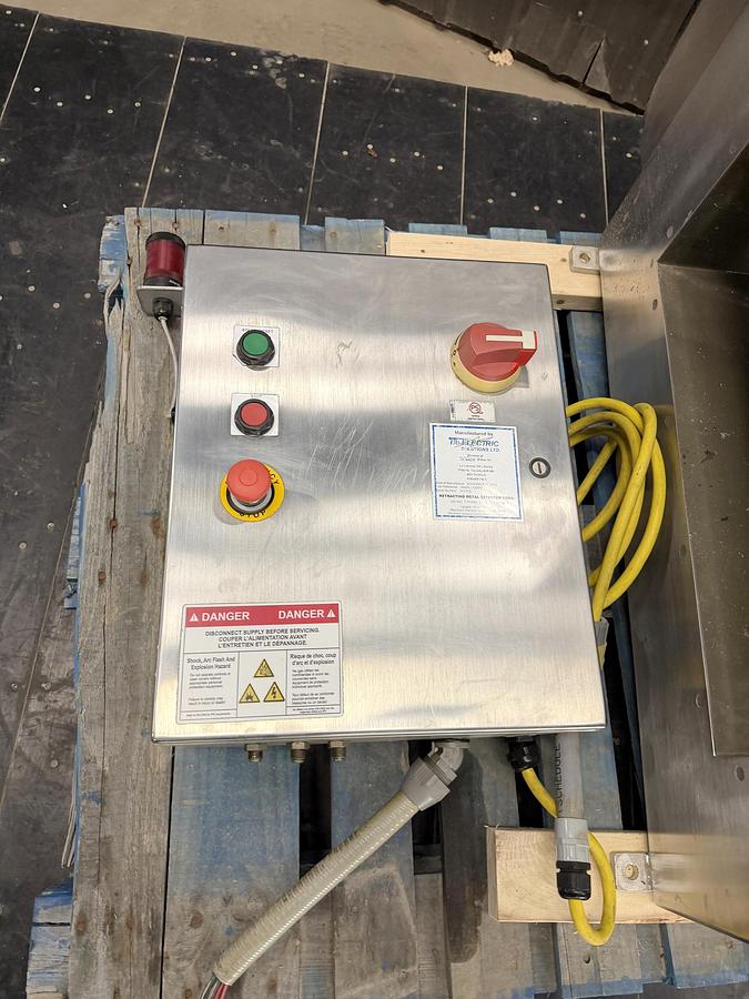 Used Used Fortress Stealth Metal Detector