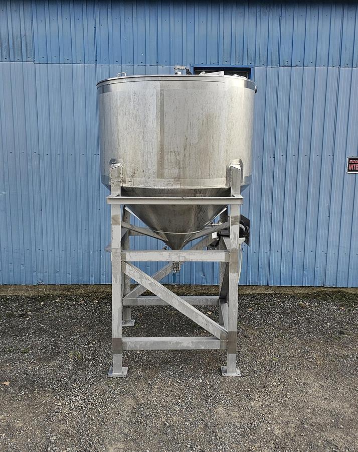 Used TCL Auction - Maple Leaf Foods - Ontario - Lot 26 - Tank