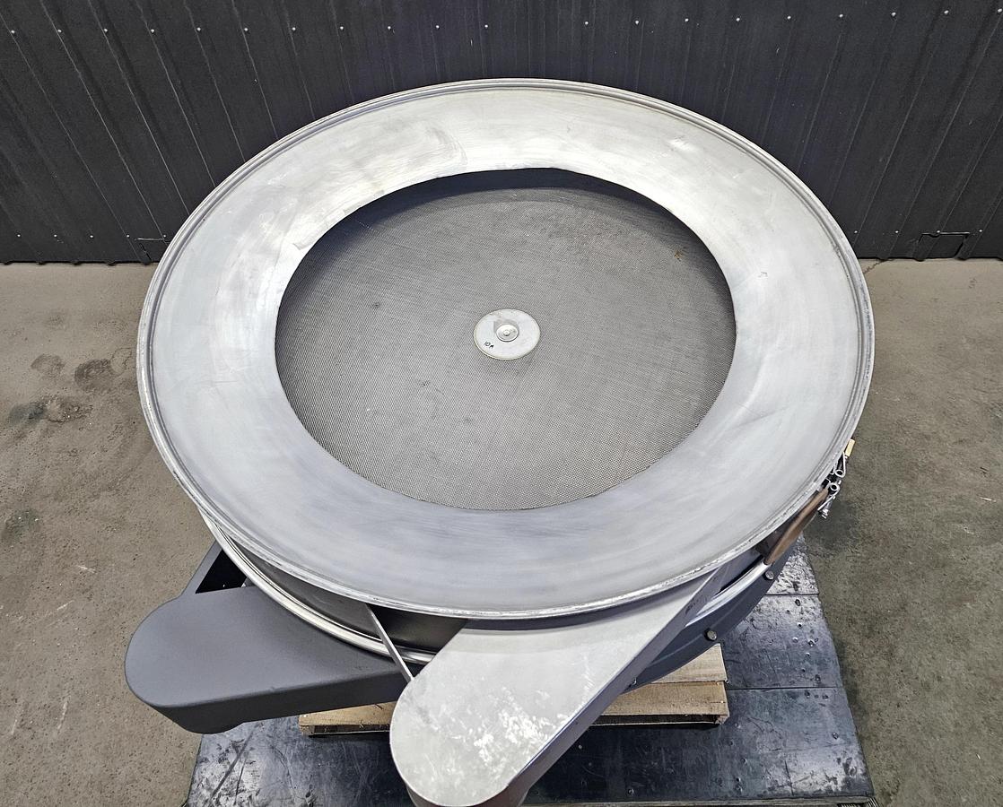 Used Used Midwestern 60'' Screen