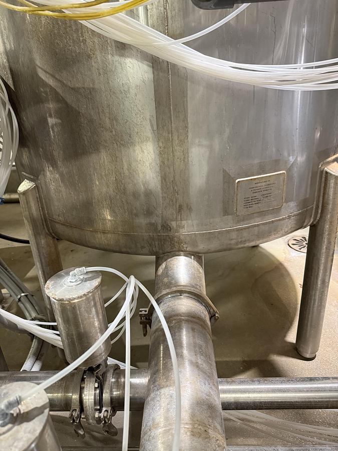 Used Used 1000 Gallon Tank, 316L Stainless Steel