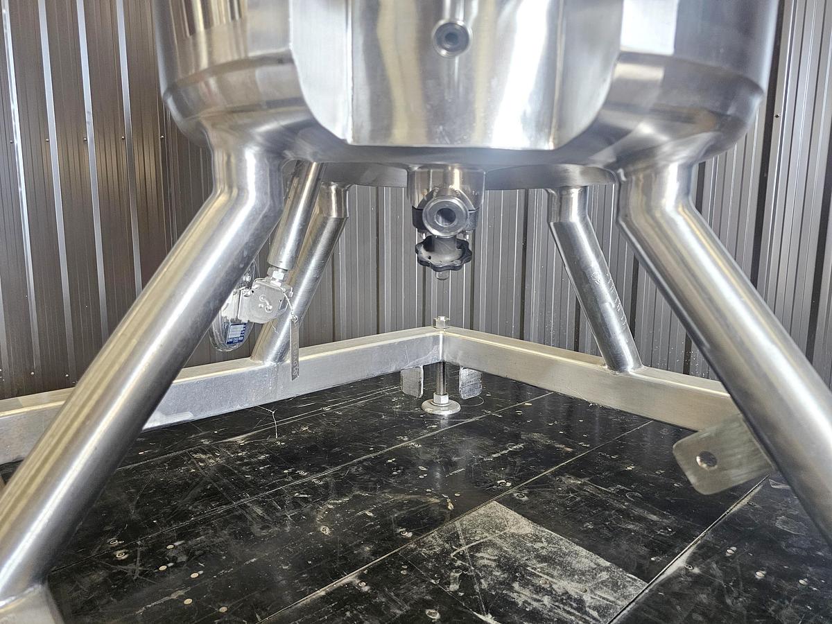 Used Heritage Global Auctions (Hagerstown MD) Lot 741 - Tank