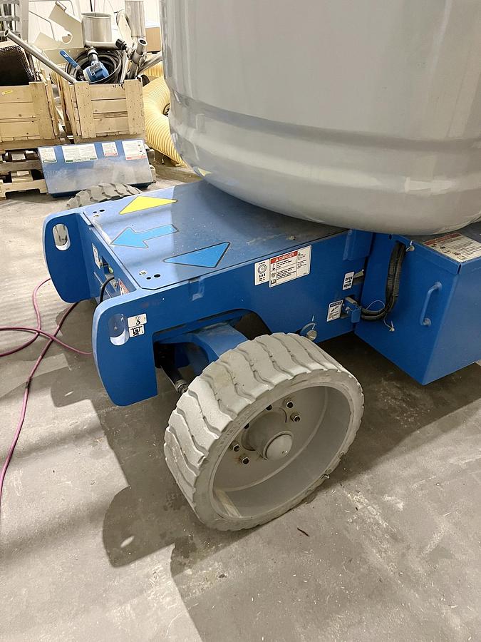 Used Used 2020 Genie Z40/23N Self-Propelled Narrow Articulating Boom Truck