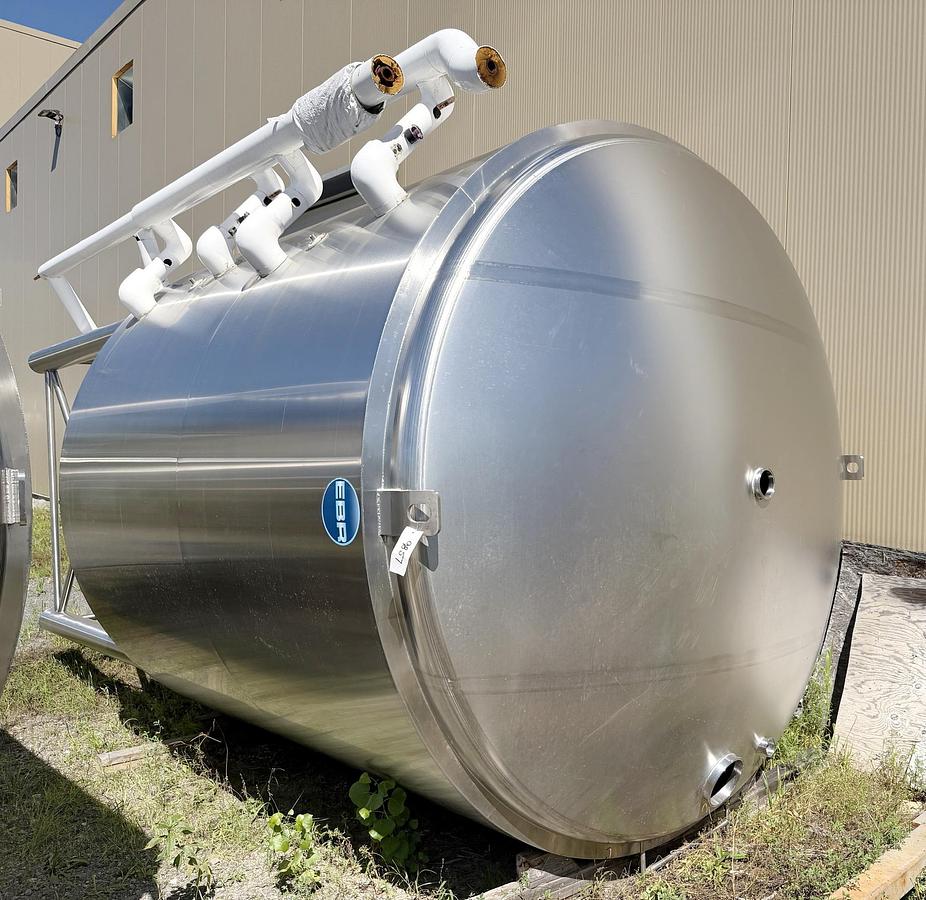 Used Used 4966 Gallon Jacketed Tank, 304L Stainless Steel