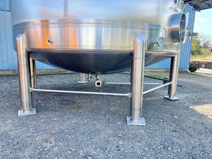Used Used 10,000 Gallon Feldmeier Tank, Stainless Steel, With Mixer
