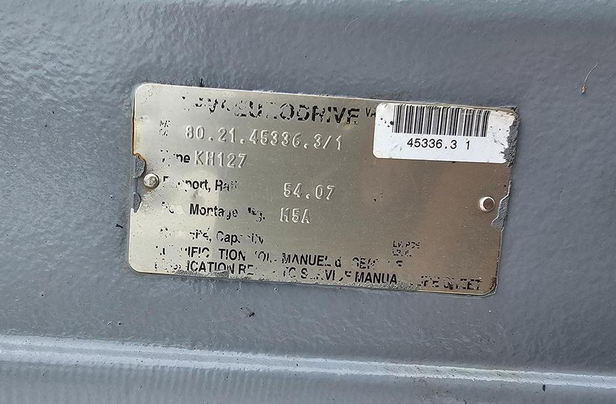 Used Used 7925 Gallon Jacketed Tank, 304 Stainless Steel, With Mixer