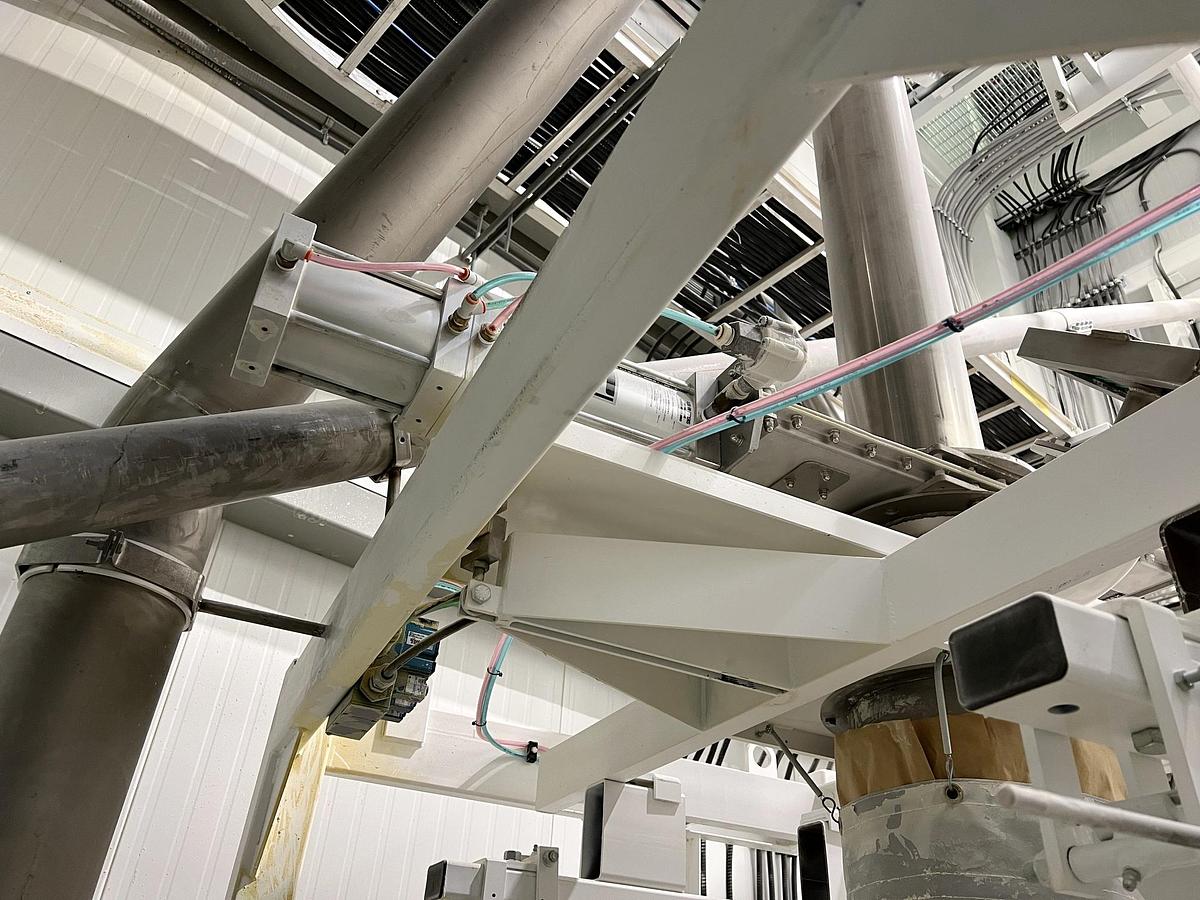 Used Used Magnum Systems IBC-3000 Bulk Bag Filling Station