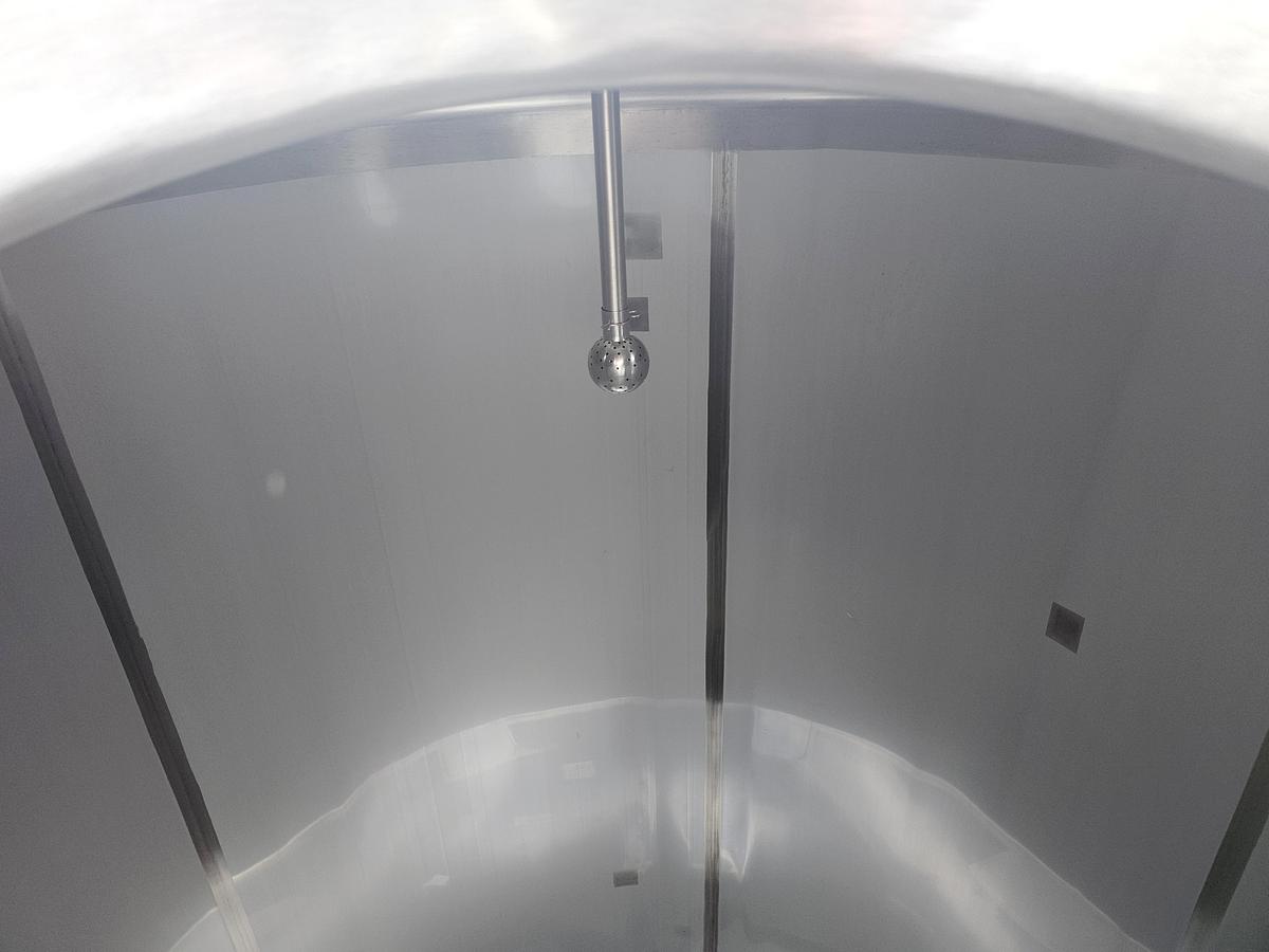 Used Used 2641 Gallon Insulated Tank, 304 Stainless Steel