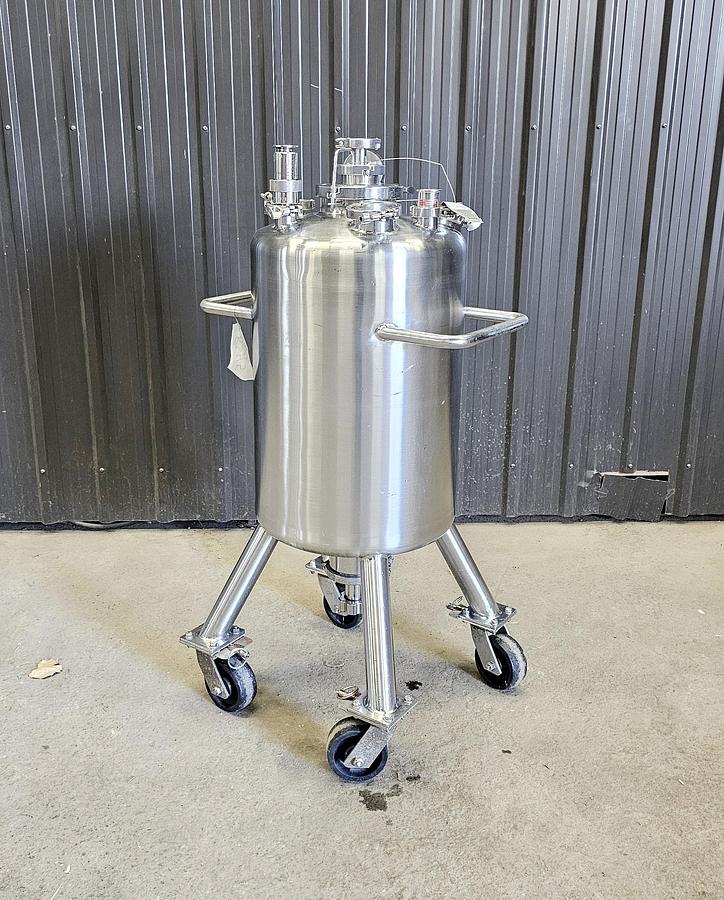 Used Heritage Global Auctions (Hagerstown MD) Lot 659 - Tank