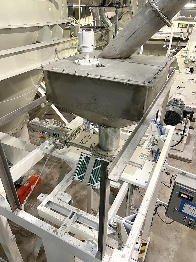 Used Used Magnum Systems IBC-3000 Bulk Bag Filling Station