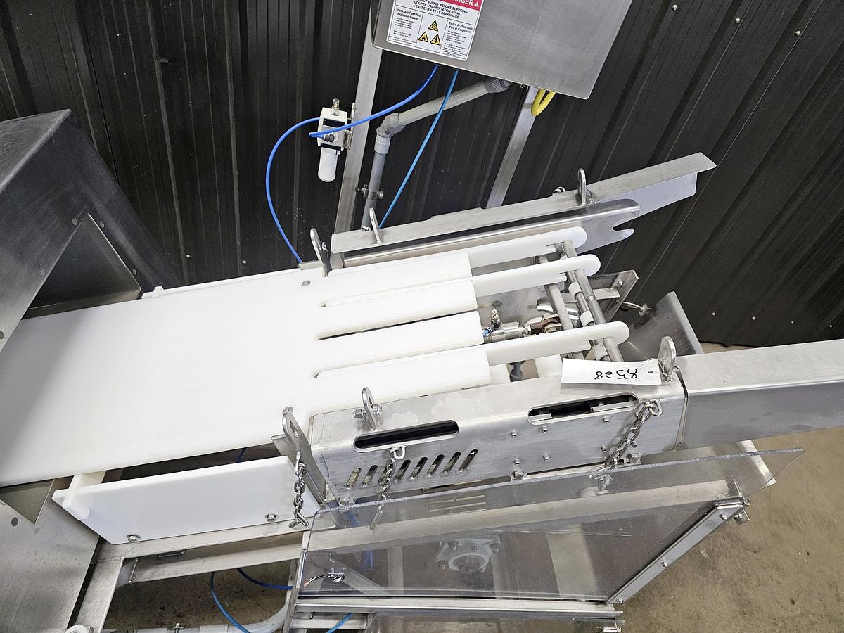 Used Used Fortress Stealth Metal Detector with Belt Conveyor & Pneumatic Rejector