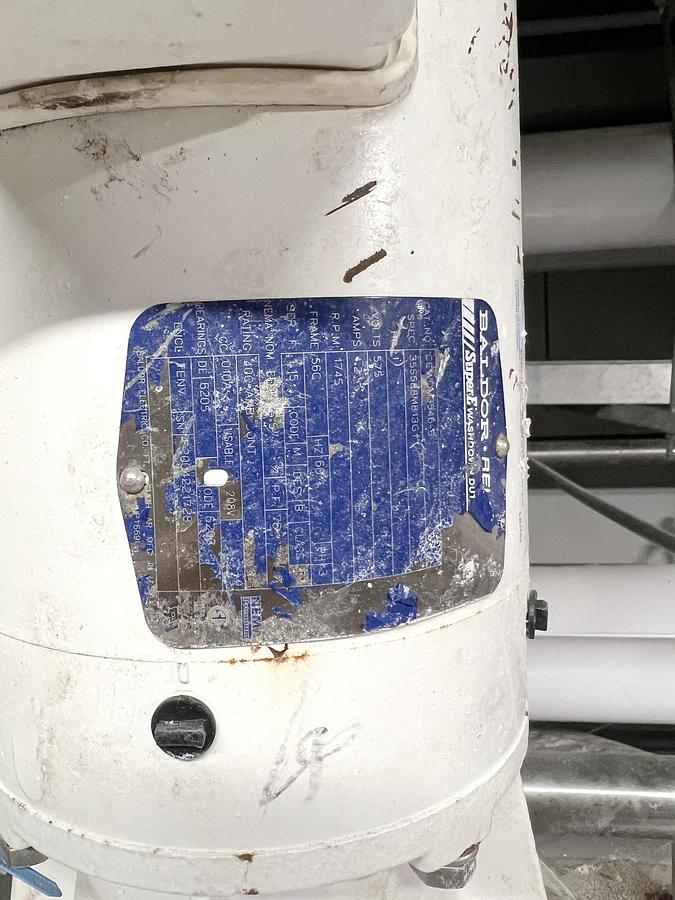 Used Used 3000 Gallon Tank, Stainless Steel, With Mixer