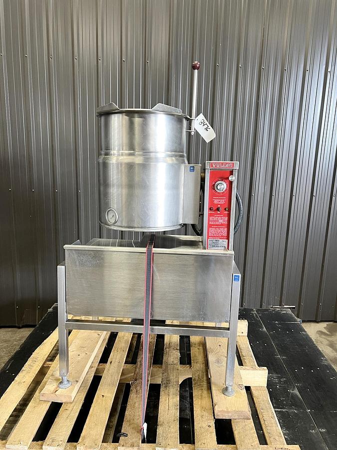 Used Used Vulcan 10 Gallon Tilting Kettle, Stainless Steel, Electrically Heated