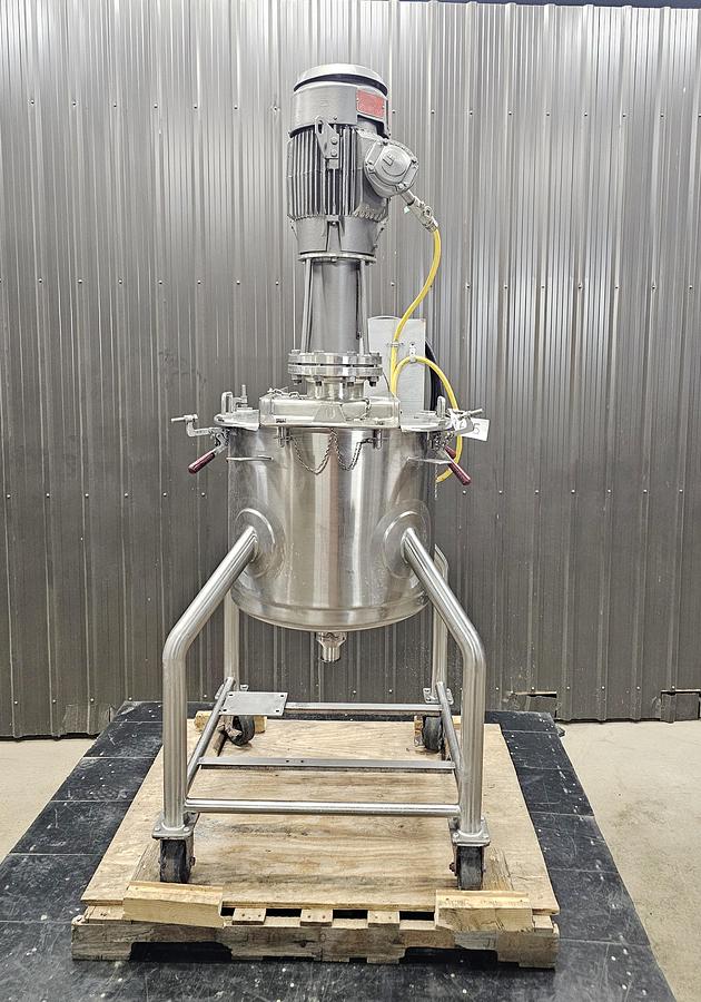 Used Aaron Posnik Connecticut - Lot 121 - Lee tank with mixer