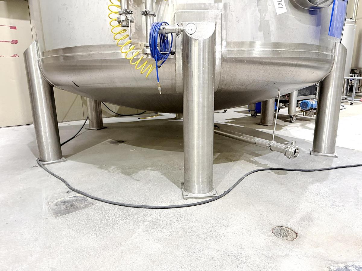 Used Used 13,208 Gallon Tank, 304 Stainless Steel