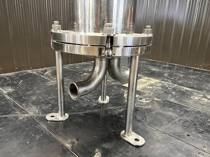 D'occasion USED MILLIPORE FILTER, CARTRIDGE TYPE, 2" INLET/OUTLET, STAINLESS STEEL vendu...