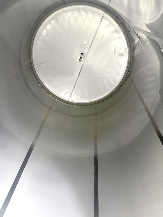 Used Used 5000 Gallon Tank, 304 Stainless Steel, With Heat Exchanger & Pump