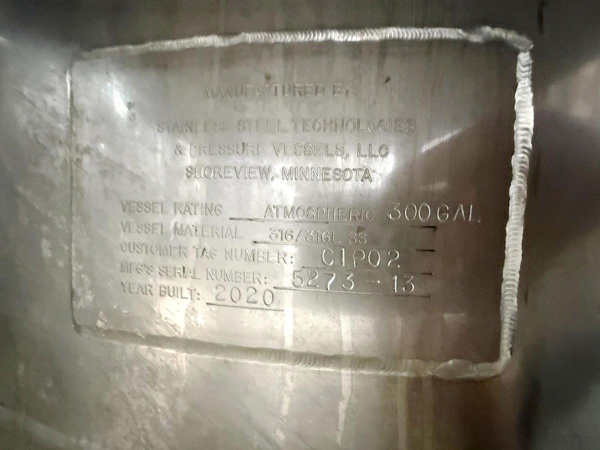 Used Used 300 Gallon Tank, 316L Stainless Steel
