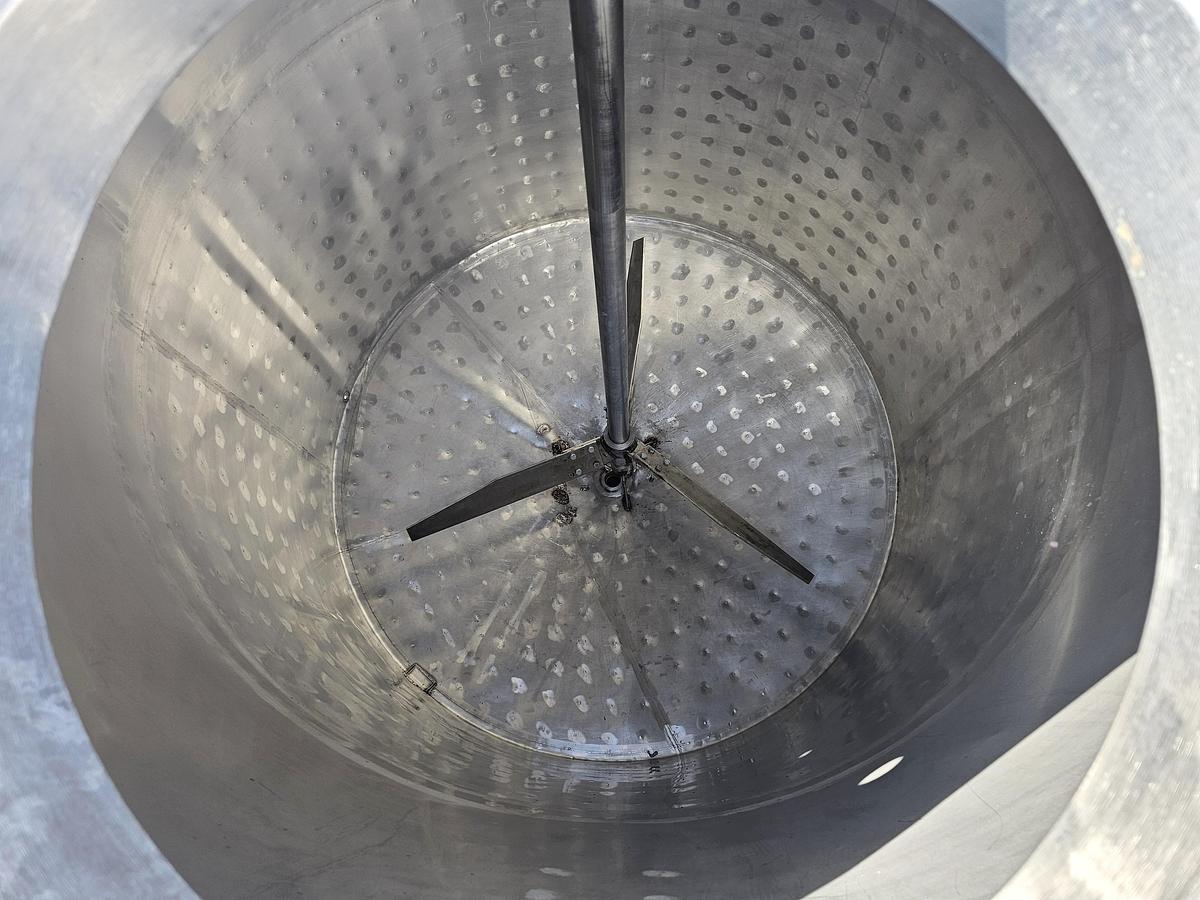 Used Used 1700 Gallon Jacketed Tank, 304 Stainless Steel, With Mixer
