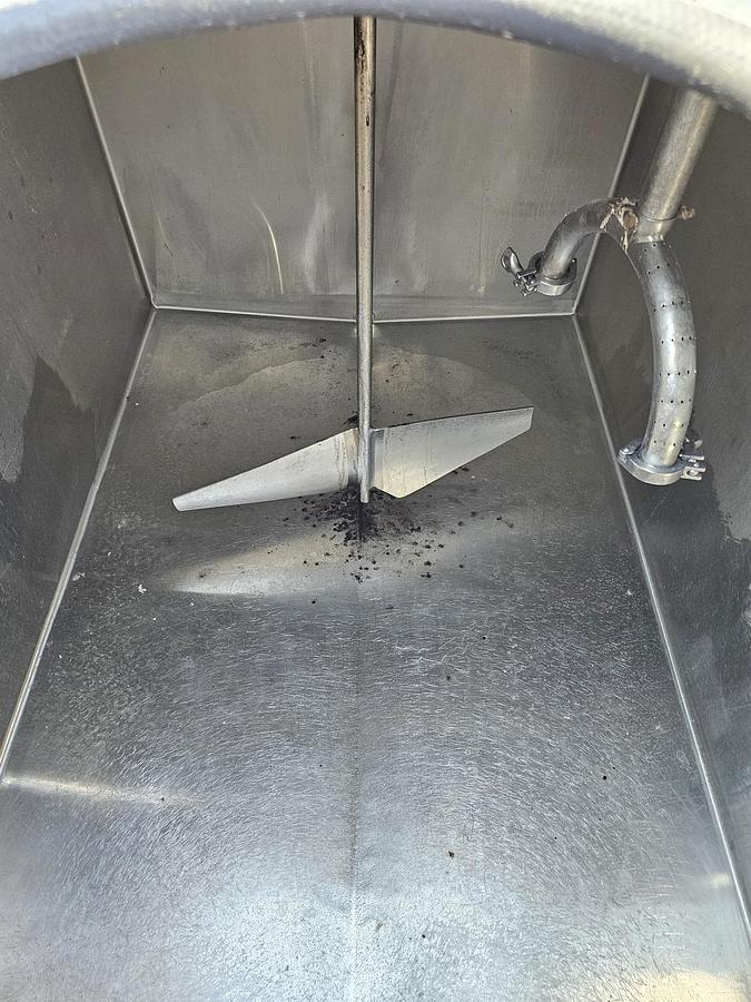 Used Used 2000 Gallon Jacketed Tank, 3 Compartments With Mixers, Flavor Tank