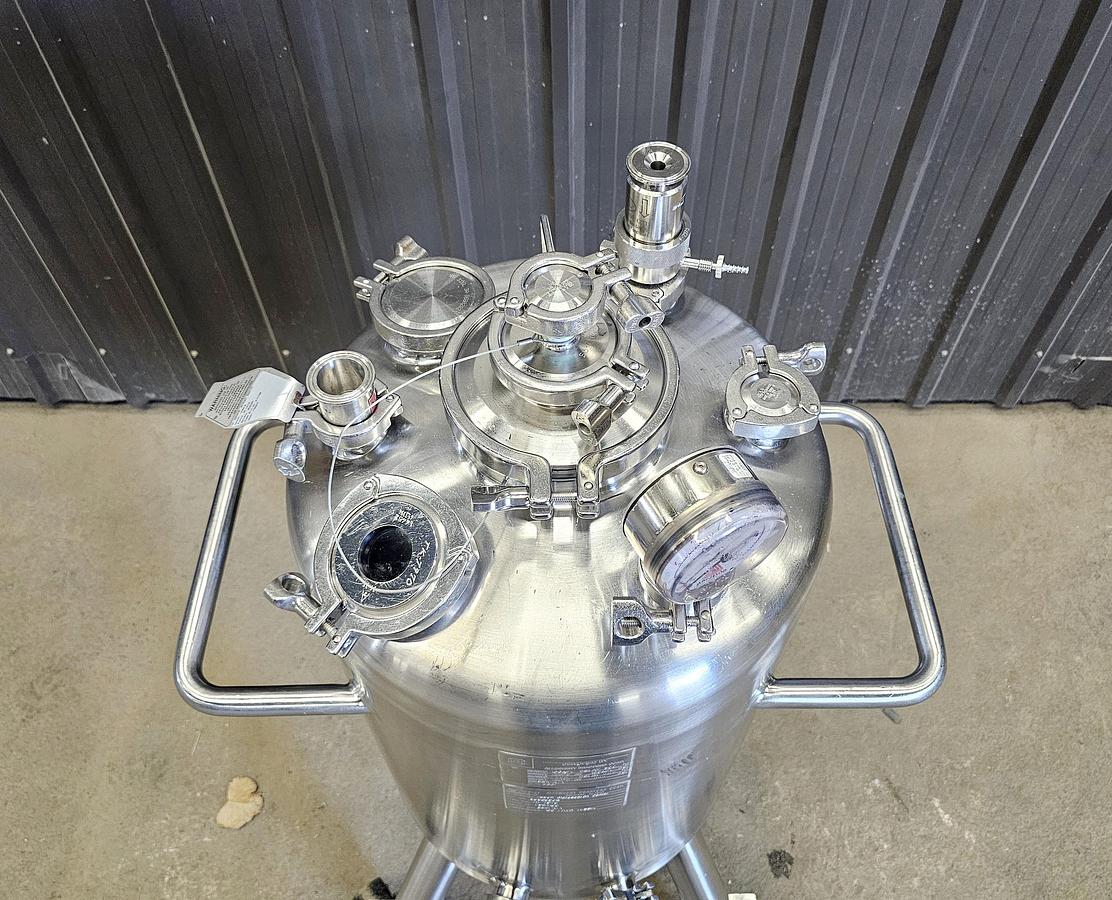 Used Heritage Global Auctions (Hagerstown MD) Lot 659 - Tank