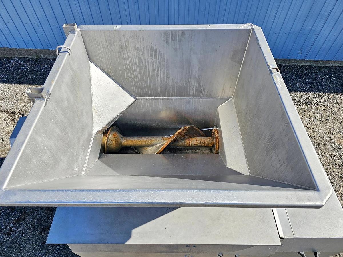 Used Used Super Titan Grinder, 100 HP