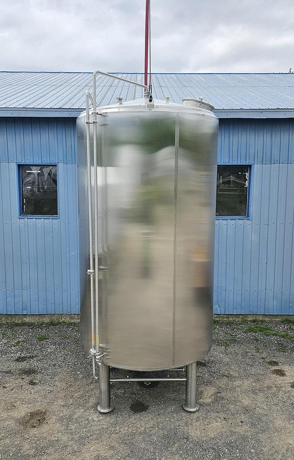 Used Used 2641 Gallon Insulated Tank, 304 Stainless Steel