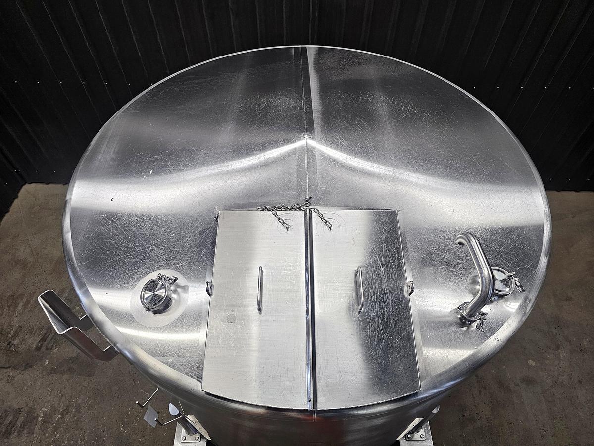 Used Used 1100 Gallon, Stainless Steel Tank