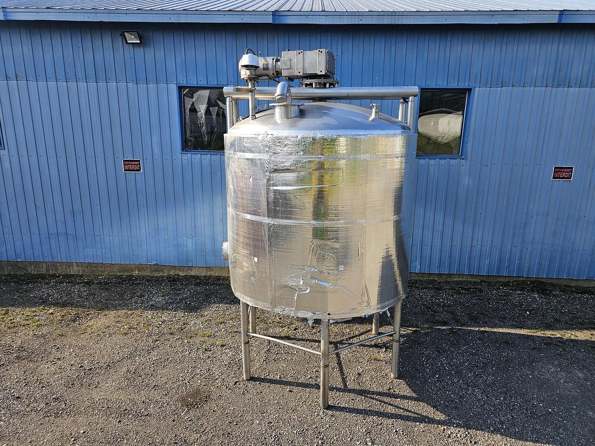 Used Used 1750 Gallon Tank, 304 Stainless Steel, With Sweep Agitation, Electrically Heated