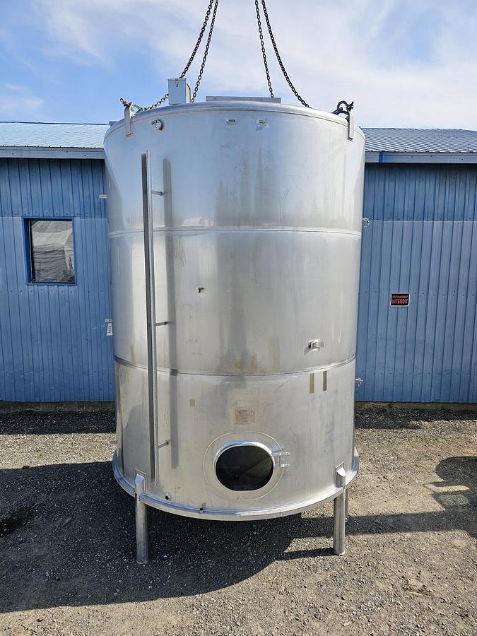 Used Used 5280 Gallon Jacketed Tank, 304 Stainless Steel