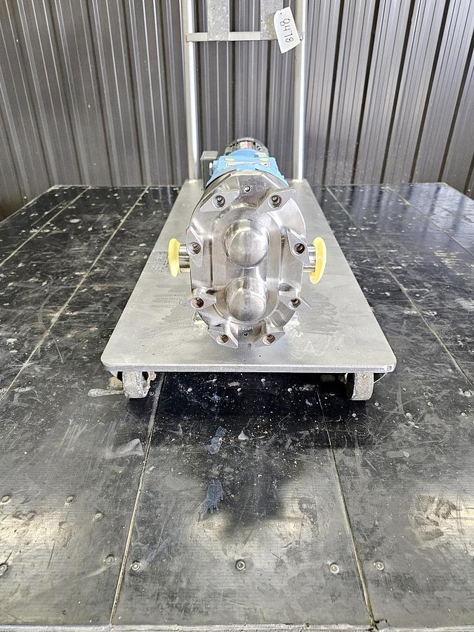 Used Used Waukesha Rotary Lobe Pump, Model 32, 1.5 HP