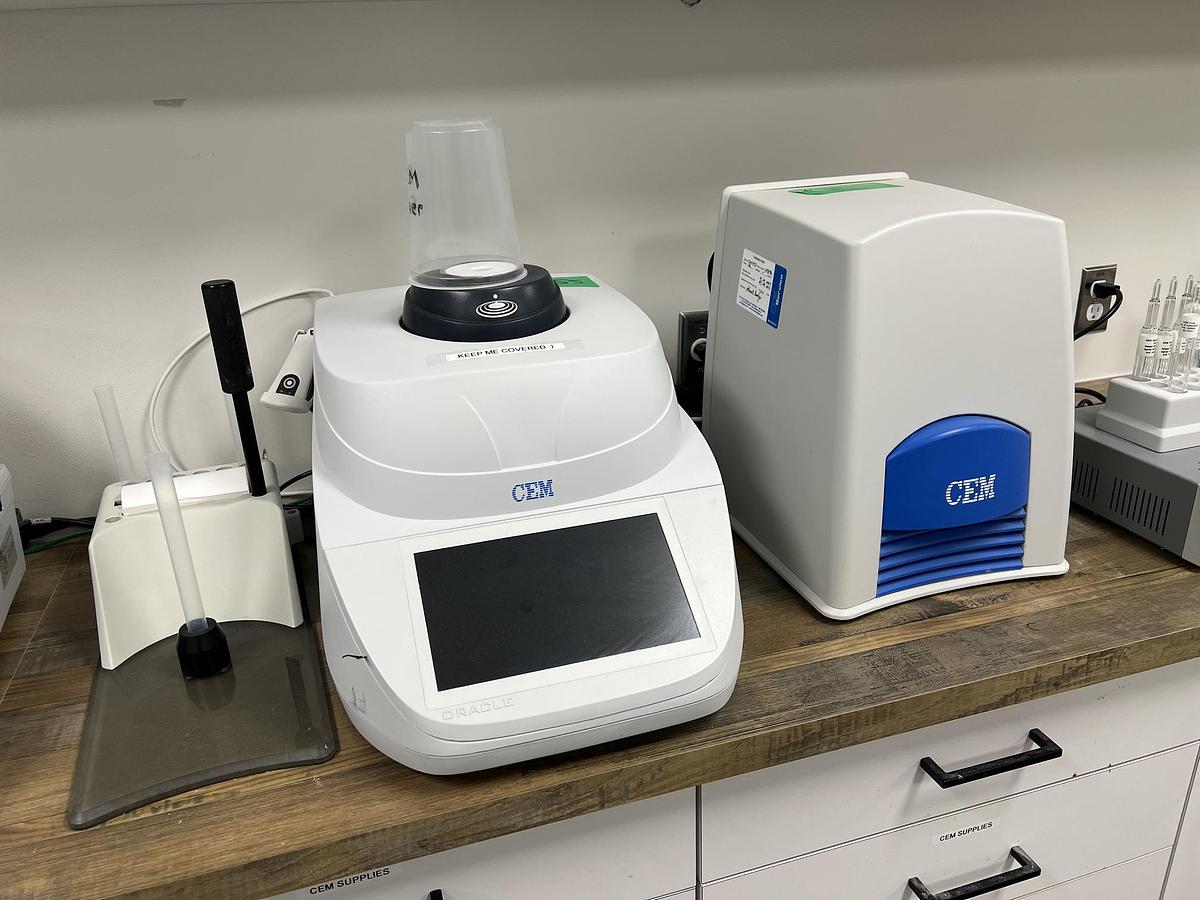 Used Used CEM Moisture, Solids & Fat Analyzer, Models Smart 6 & Oracle MQC