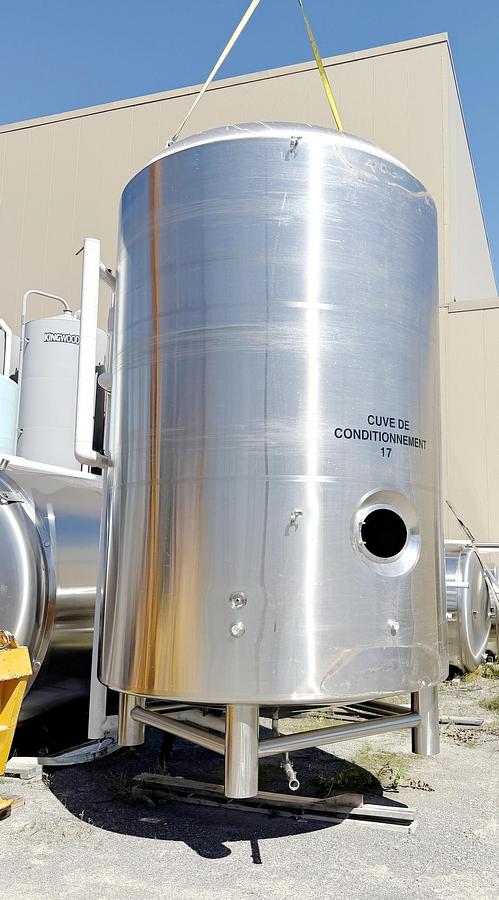 Used Used 5500 Gallon Jacketed Tank, 304 Stainless Steel