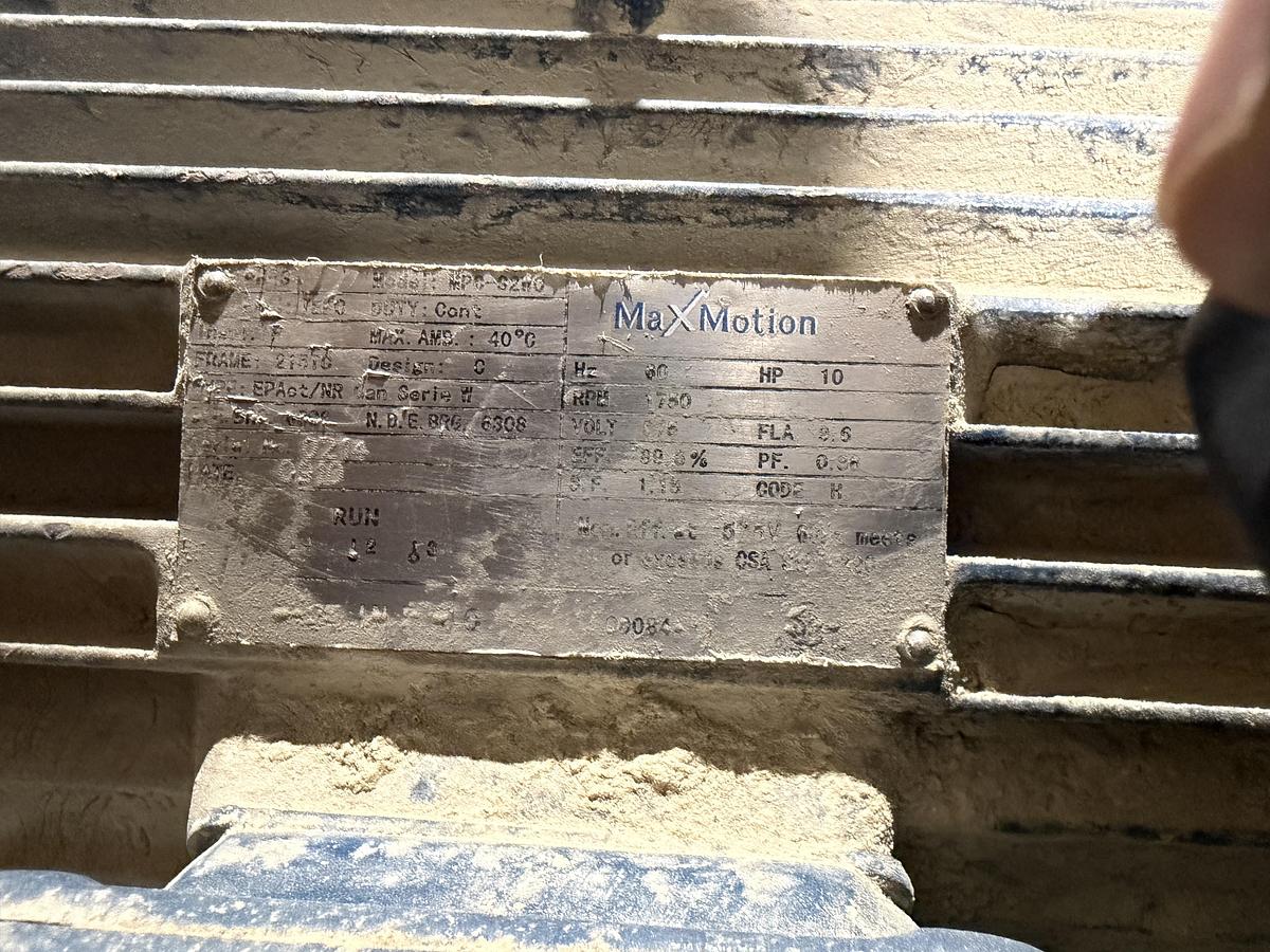 Used Used AFS Ribbon/Paddle Blender, 100 Cubic Feet, With Infeed & Outfeed Drag Conveyors