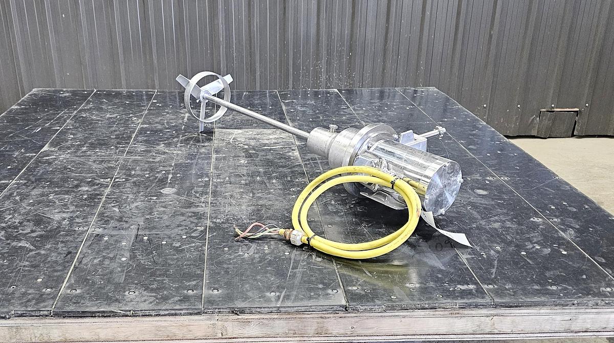 Used Used clamp-on mixer