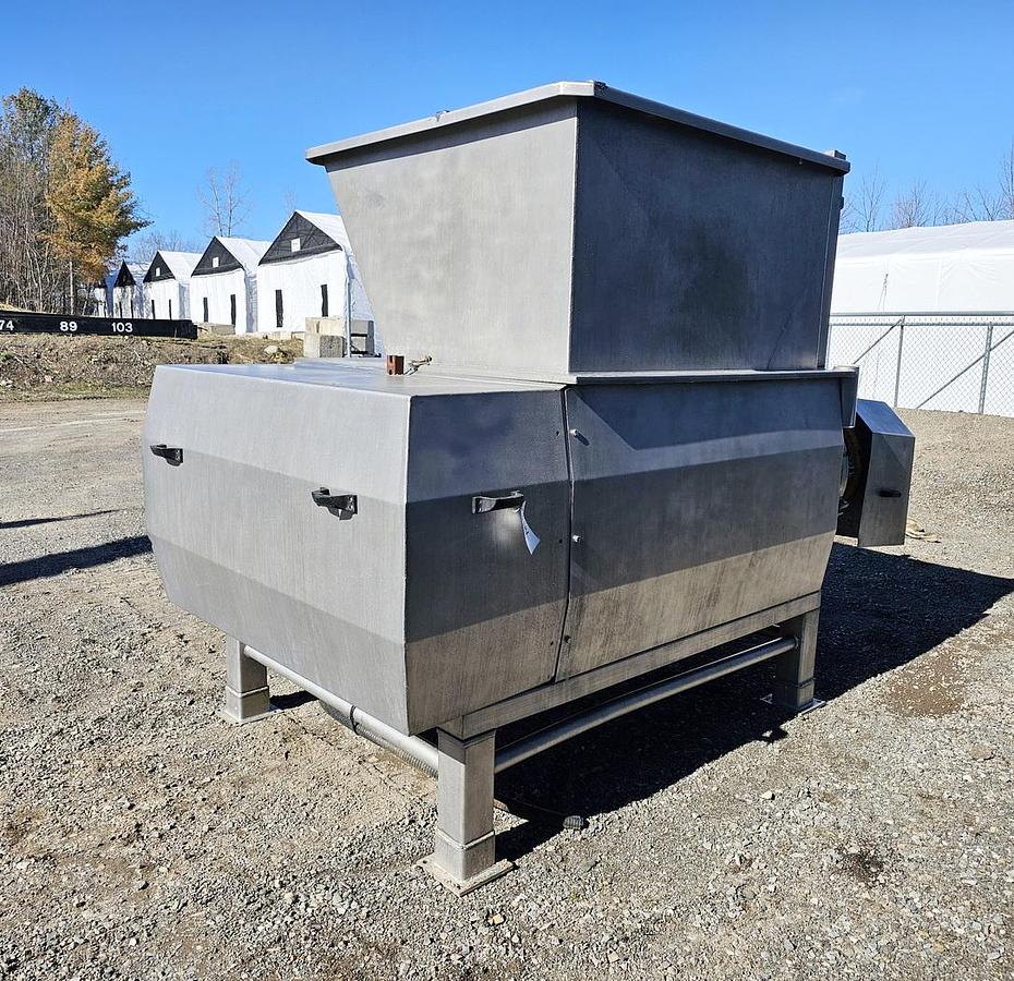 Used Used Super Titan Grinder, 100 HP