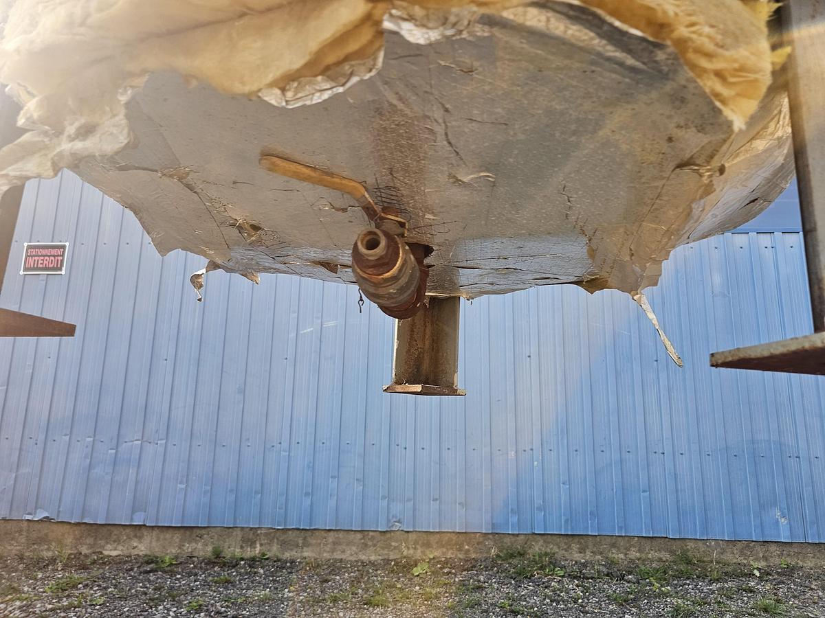 Used Used 600 Gallon Pressure Tank (Vessel), Carbon Steel, Insulated