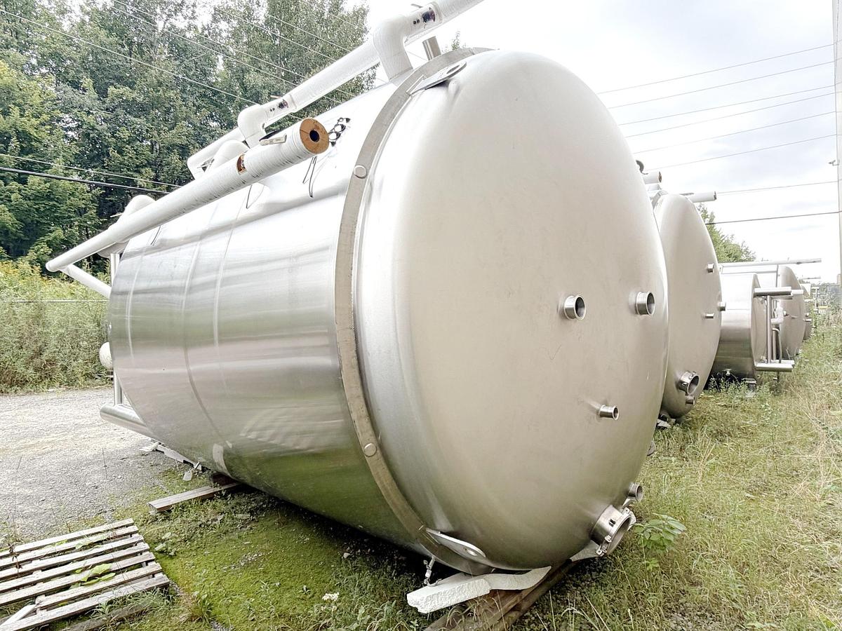 Used Used 5580 Gallon Jacketed Tank, 304 Stainless Steel