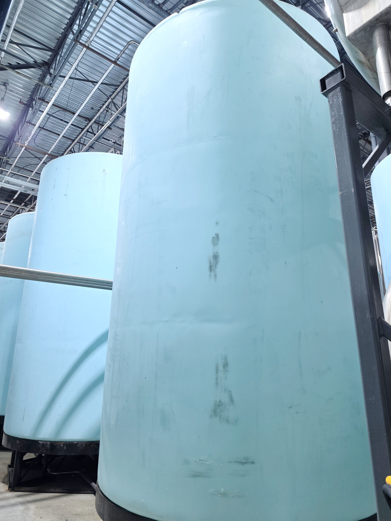 Used Used 6000 Gallon Tank, Reinforced Polypropylene