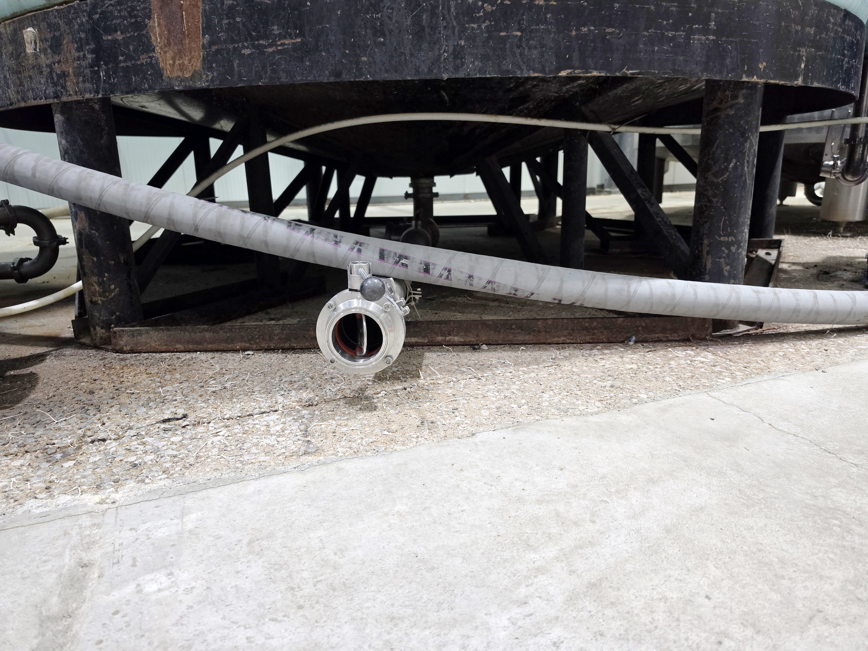 Used Used 6000 Gallon Tank, Reinforced Polypropylene