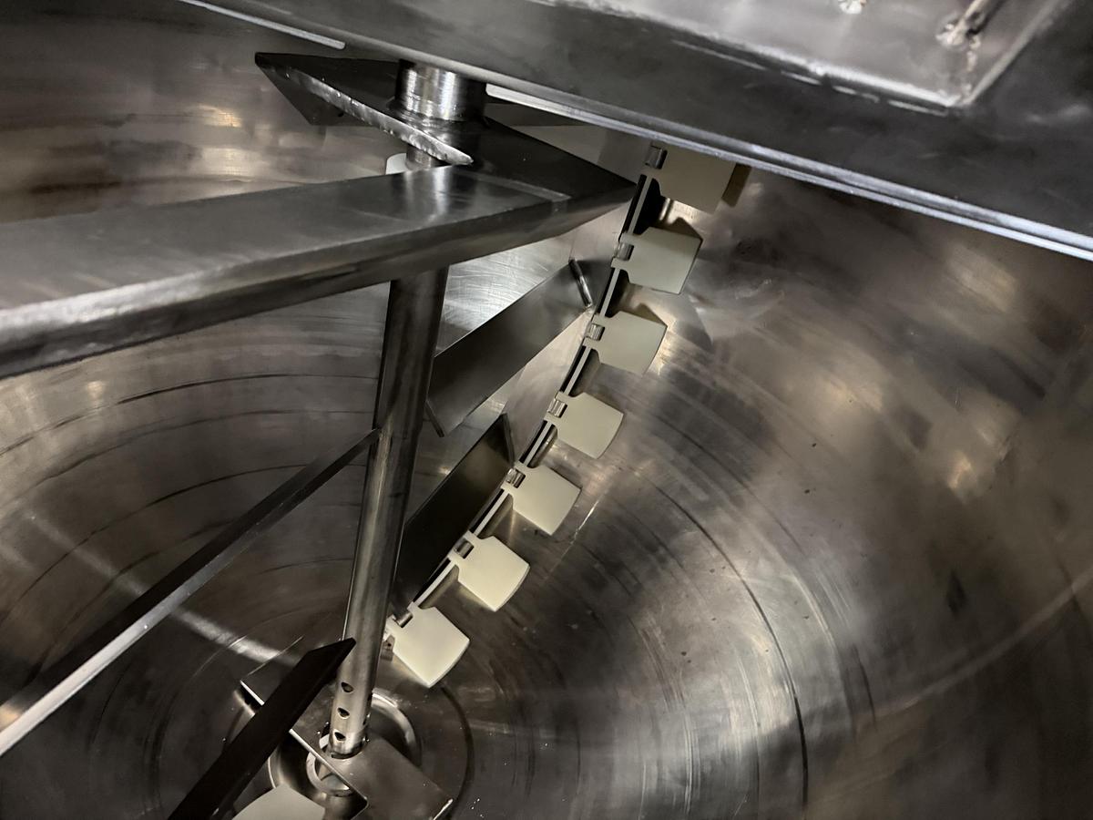 Used Used 200 Gallon Lee Industries Jacketed Kettle, Stainless Steel, With Scrape Agitation