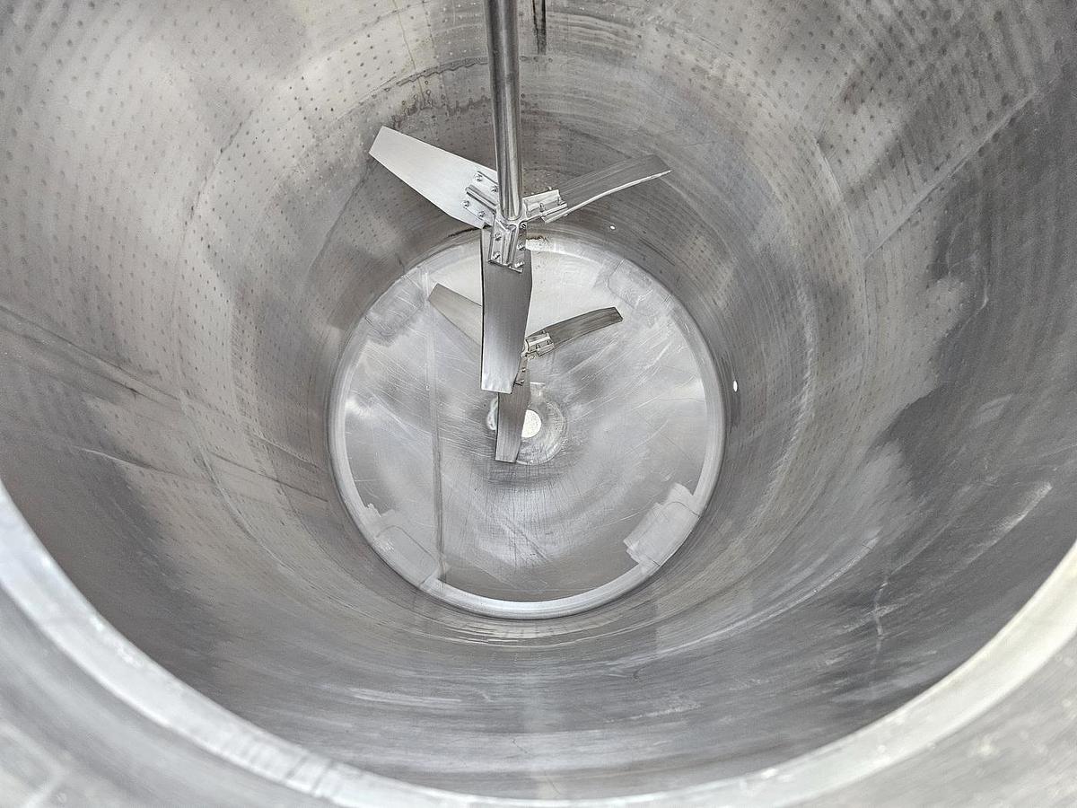 Used Used 2500 Gallon Jacketed Tank, 316 Stainless Steel, With Mixer
