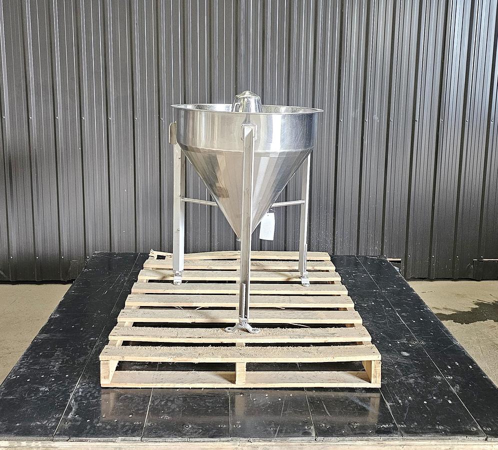 Used TCL Auction - Maple Leaf Foods - Ontario - Lot 15 - Hopper