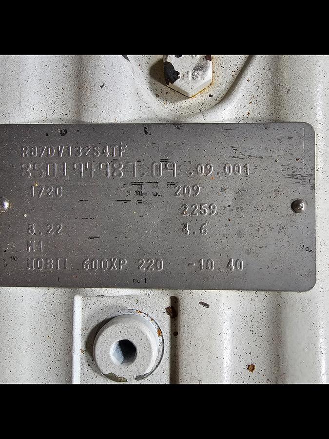 Used Amplio Auction - Lot 333 Sine pump with floor scale