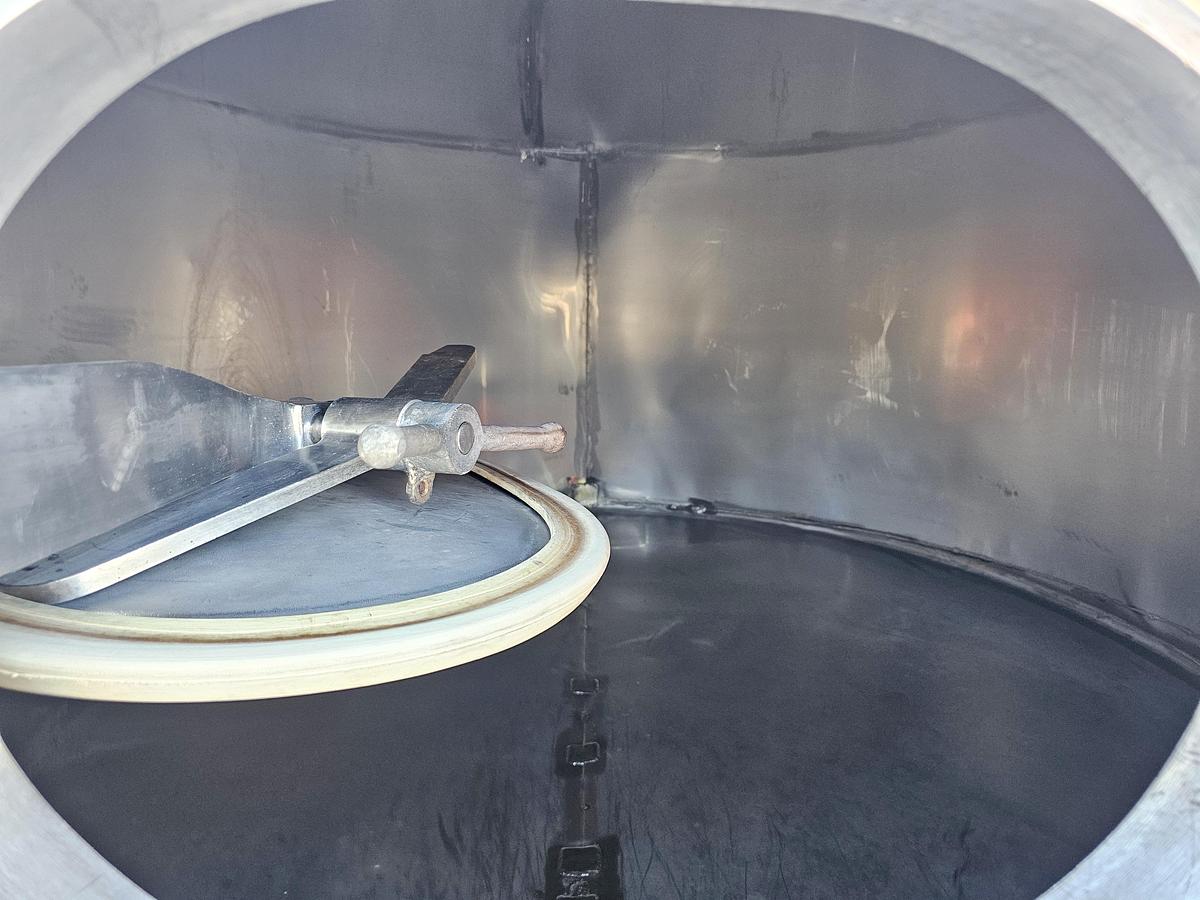 Used Used 3400 Gallon Stainless Steel Tank